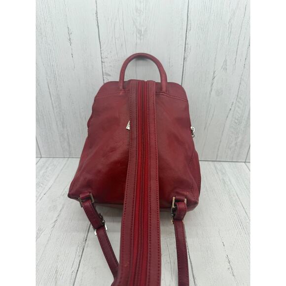 Wilson's Leather Red Backpack Sling Convertible Bag Pelle Studio Vtg See Photos - Picture 4 of 16